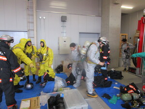 防護服を着装している様子