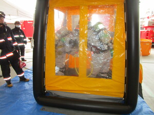 除染をしている様子