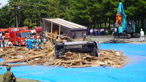 地震津波災害救助訓練