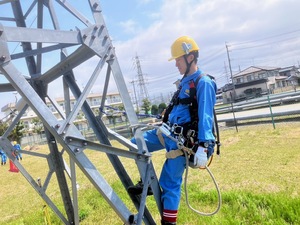東北電力株式会社による資器材説明の様子