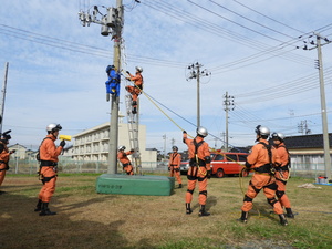 消防主体による救助訓練の様子