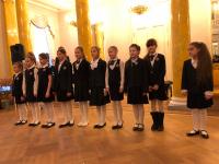 さくらコンサートでロシアの子どもたちが歌を披露
