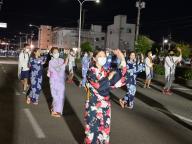 踊りの様子