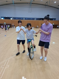 令和6年度イベントにおける一輪車体験会の様子