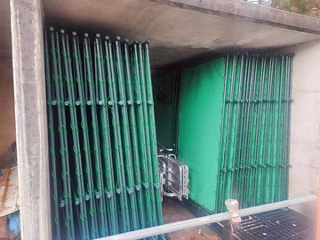 移動式フェンス（格納時）