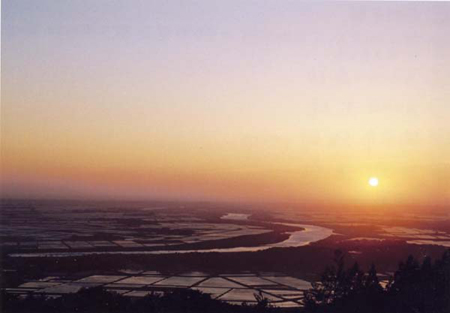 庄内平野と夕日（眺海の森から）の画像
