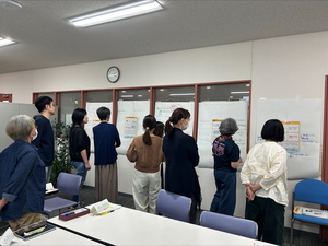 ギャラリーウォークの様子の写真
