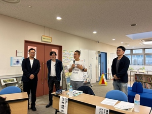 講師