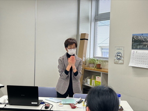 講師