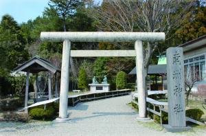 南洲神社は全国に4か所あります　画像は酒田市にある南洲神社の入り口