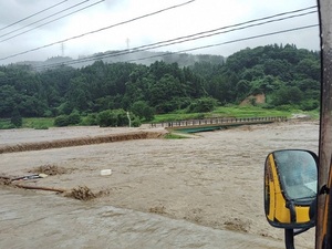 氾濫する河川