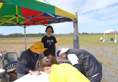 ボランティアの方が受付をしている様子