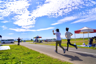 走っている人の様子