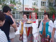 ロシアの伝統的な歓迎の様子